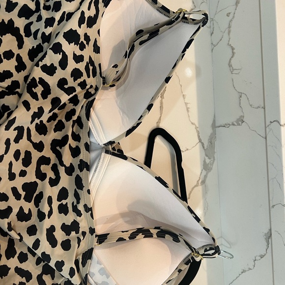 New with Tags Fresh Water Plus Molded cup twist tankini top - Picture 4 of 4